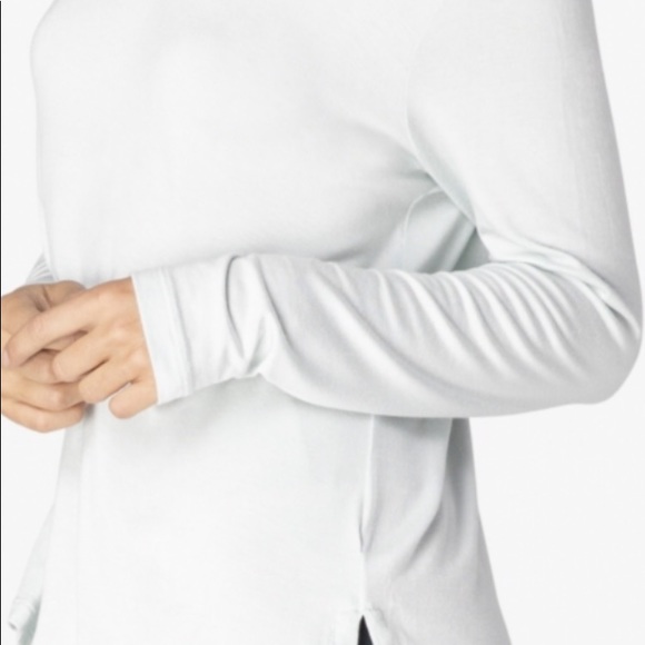 Beyond yoga V-neck t-shirt dusty blue - Picture 3 of 4